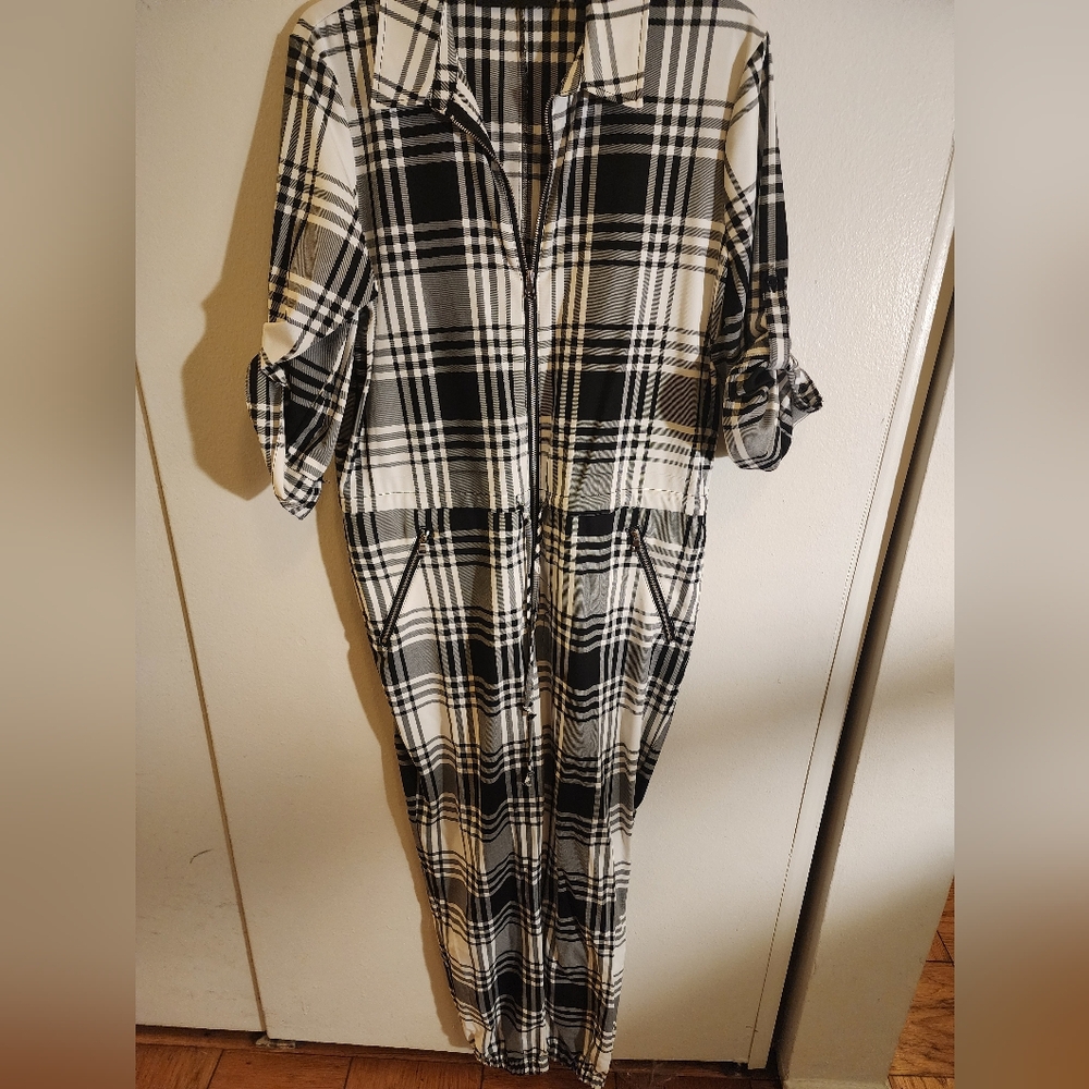 Preloved Black and White Plaid Jumper